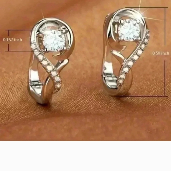 Jewelry - Elegant Silver Crystal Earrings